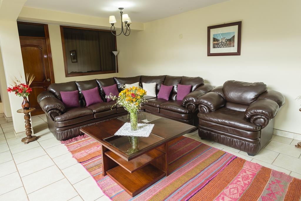 Yucay Plaza Inn Bagian luar foto