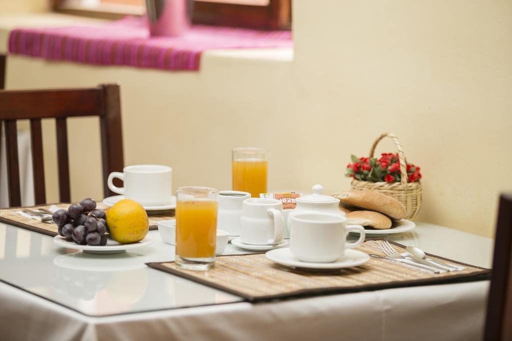 Yucay Plaza Inn Bagian luar foto