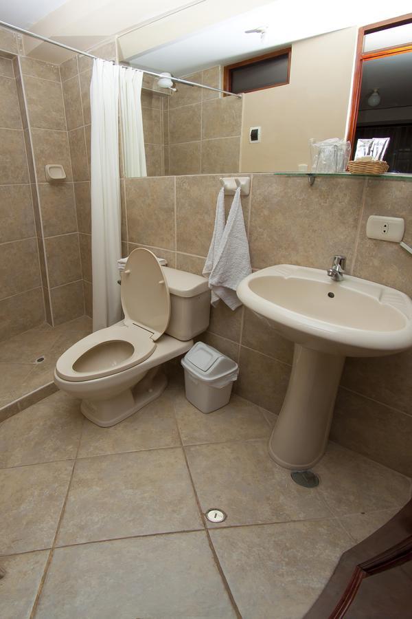 Yucay Plaza Inn Bagian luar foto